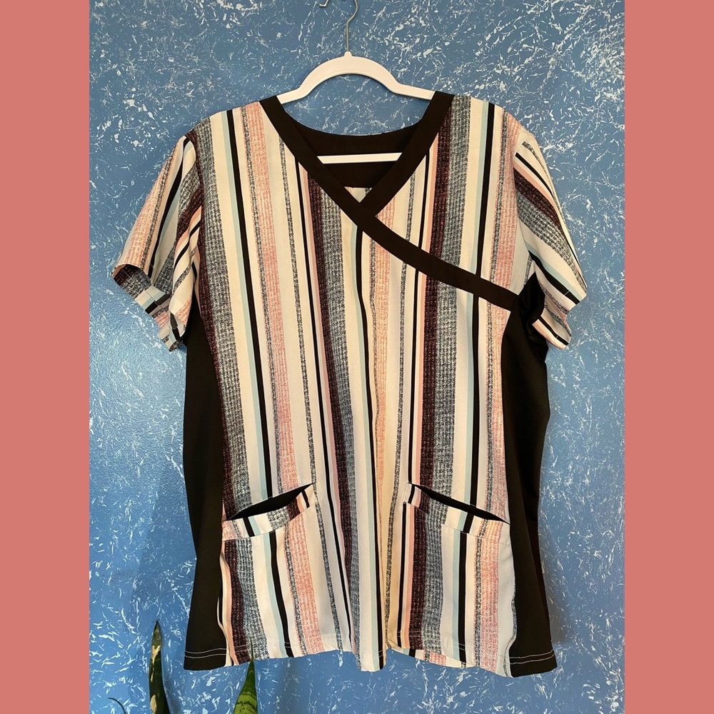 Scrub top-Scrubletics